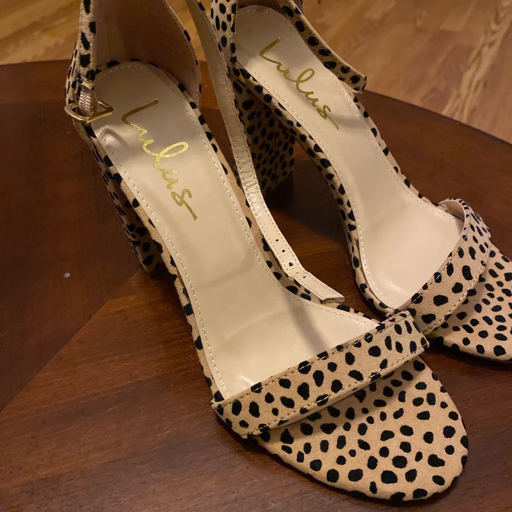 Size 8 Lulus heels - Picture 4 of 4